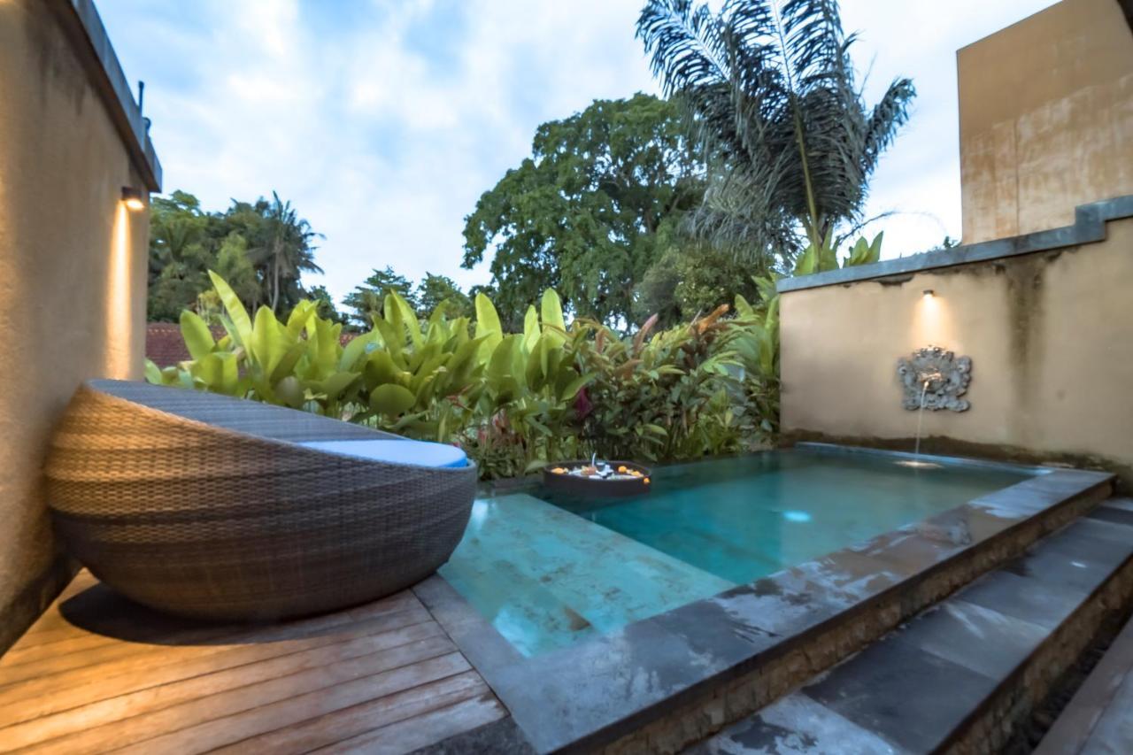 Weda Cita Resort And Spa By Mahaputra Убуд Экстерьер фото The swimming pool at the hotel